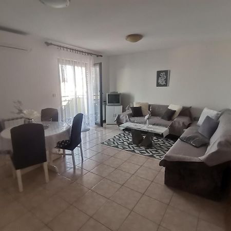 Apartments Petrica Malinska Dış mekan fotoğraf