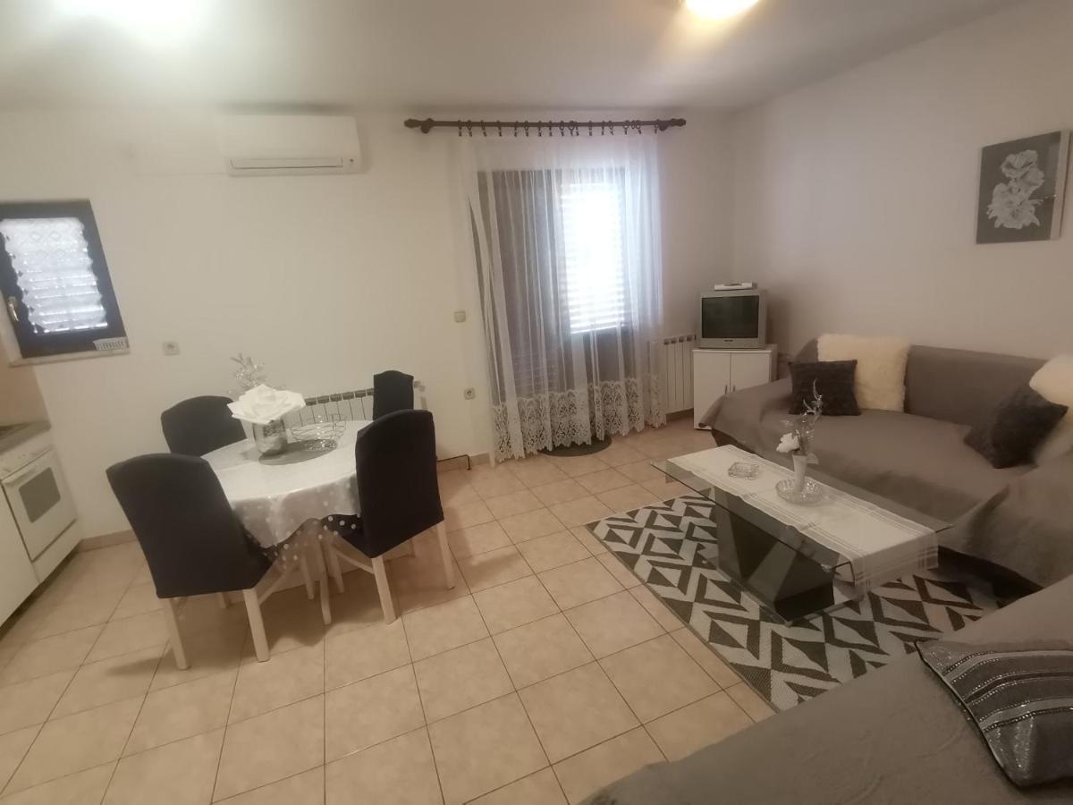 Apartments Petrica Malinska Dış mekan fotoğraf
